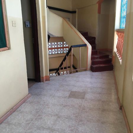 אוקונדה Diani Travellers Guest House מראה חיצוני תמונה