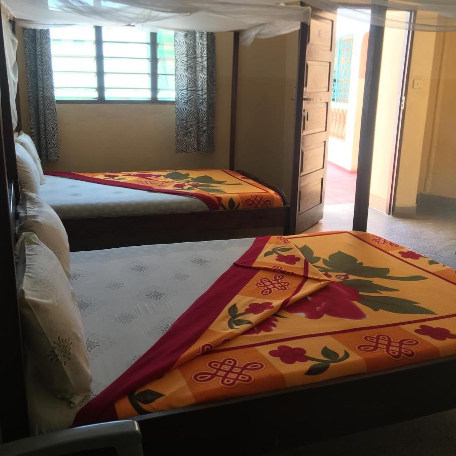 אוקונדה Diani Travellers Guest House מראה חיצוני תמונה