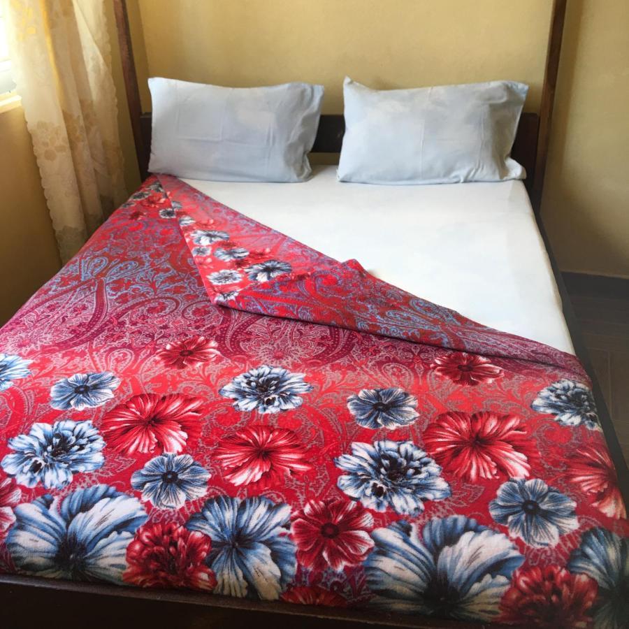 אוקונדה Diani Travellers Guest House מראה חיצוני תמונה